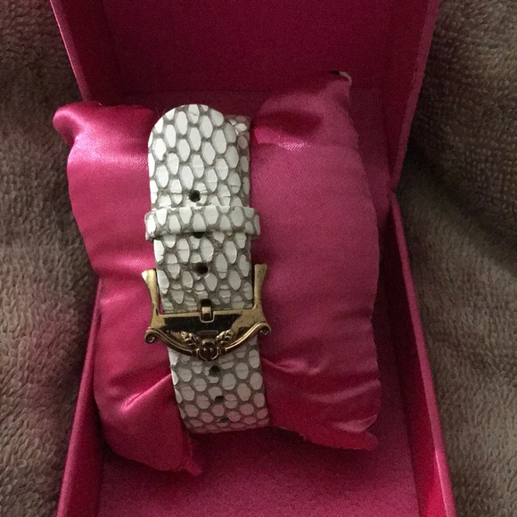 Betsey Johnson watch - Picture 2 of 6